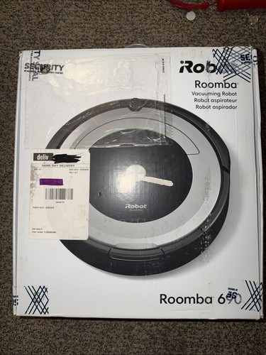 Ironoy roomba 690 vacuuming